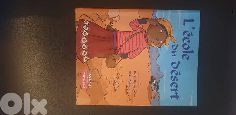 4 french & english children books in excellent condition 3