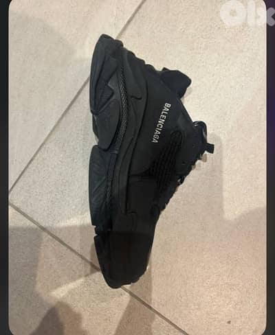 balenciaga triple s