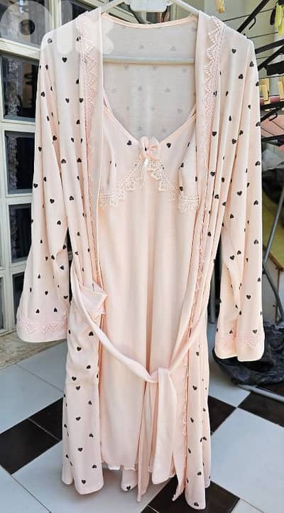 قميص نوم مع robe de chamber