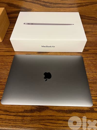 MacBook Air 13” (2020, Intel i3, 8GB RAM, 256GB SSD)
