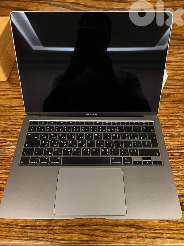MacBook Air 13” (2020, Intel i3, 8GB RAM, 256GB SSD) 1