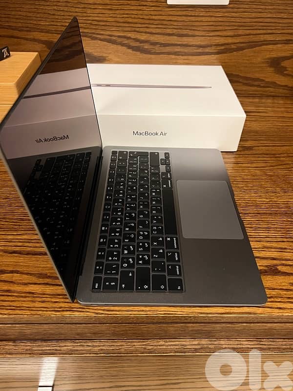 MacBook Air 13” (2020, Intel i3, 8GB RAM, 256GB SSD) 2