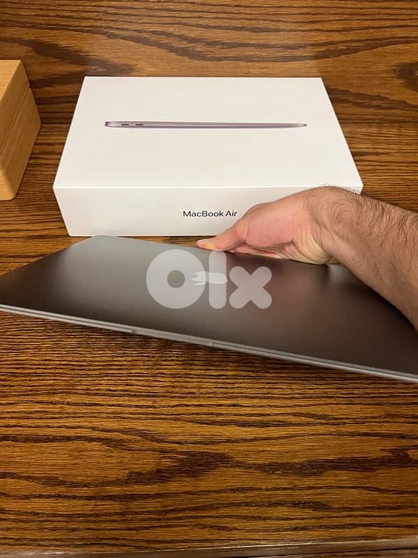 MacBook Air 13” (2020, Intel i3, 8GB RAM, 256GB SSD) 3