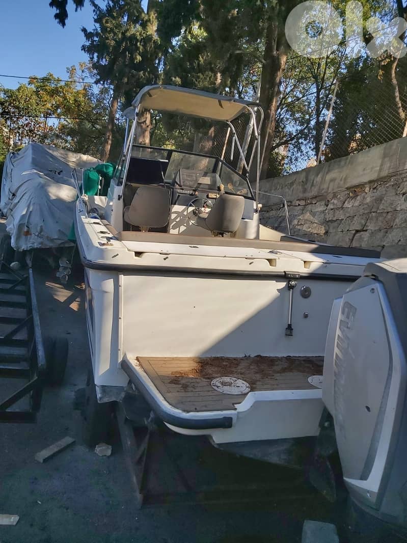 Bayliner Trophy 1