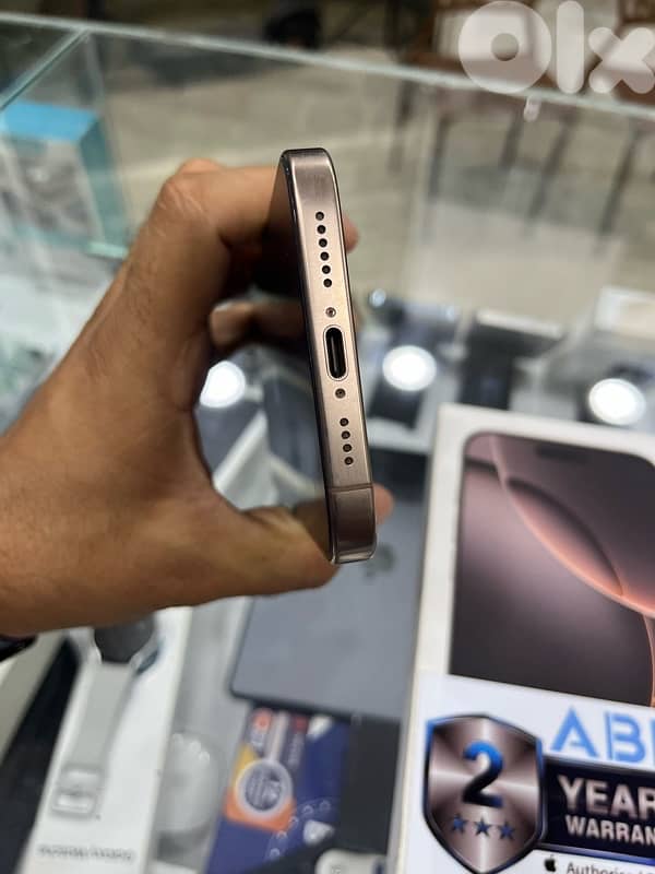 iphone 16 pro max Deset 256gb battery 100% apple warranty wala jere7 5