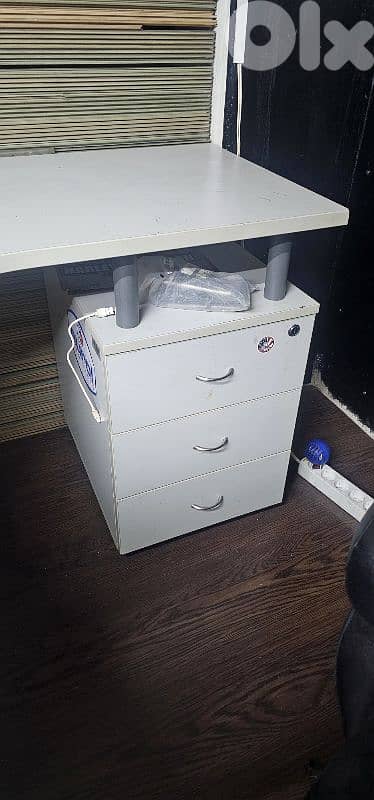 Silver Desk 2