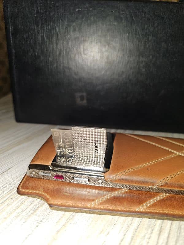 Vertu Signature Touch Bentley Edition 1