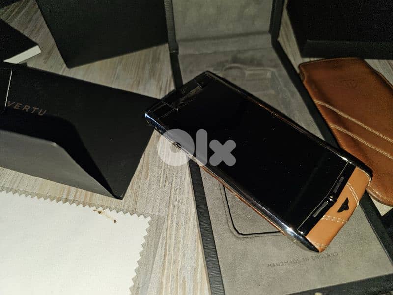 Vertu Signature Touch Bentley Edition 4