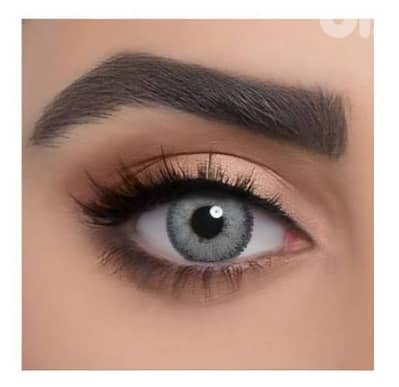 عدسات لاصقة ماركة ذهب