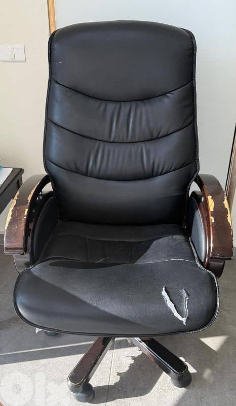Manager's office with extension ,chair, and a regular desk 6