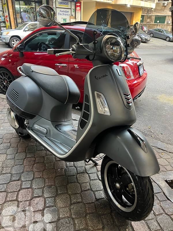 vespa GTS super 300 Cc 0