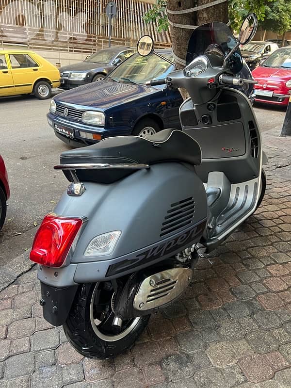 vespa GTS super 300 Cc 1