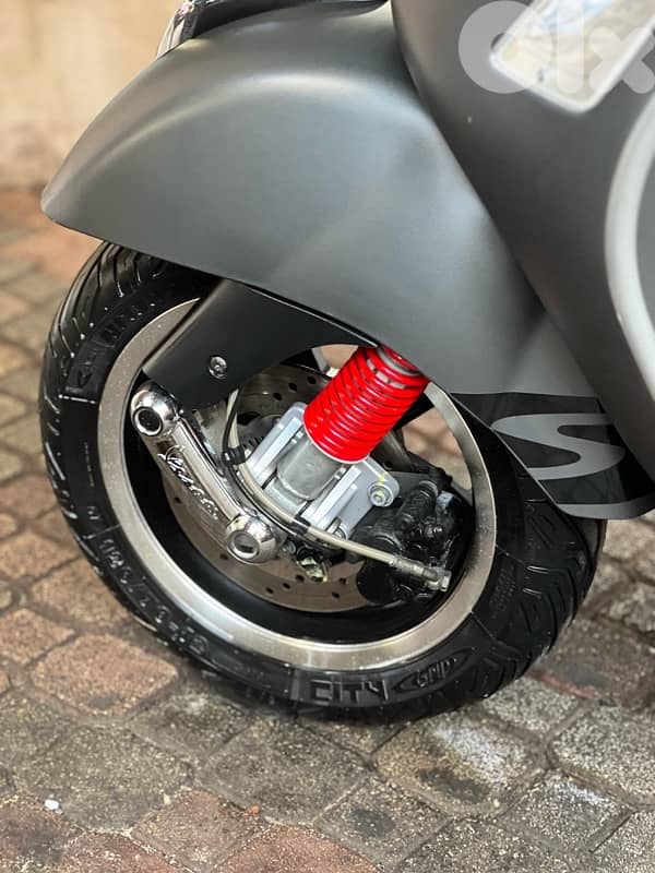 vespa GTS super 300 Cc 5
