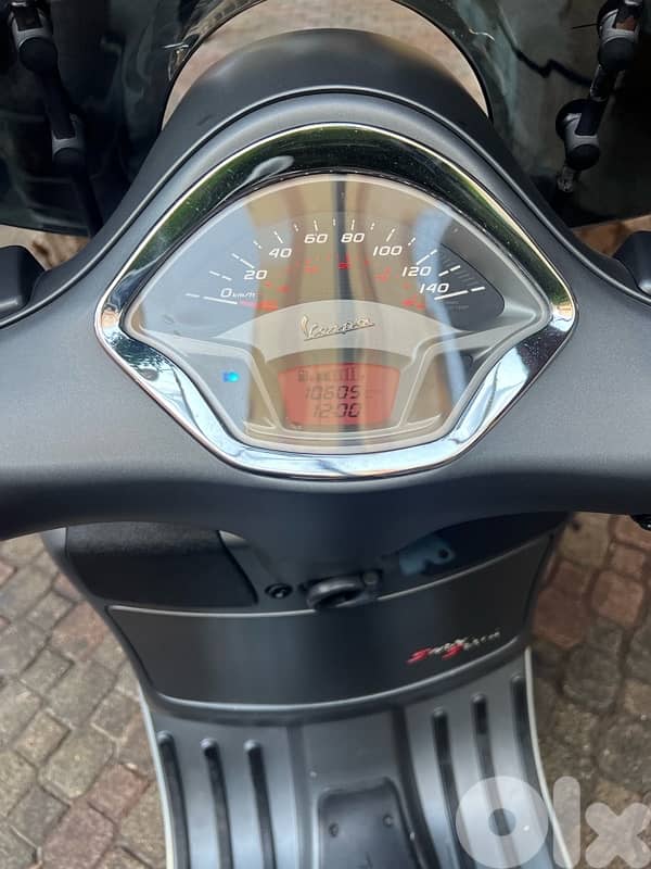 vespa GTS super 300 Cc 9