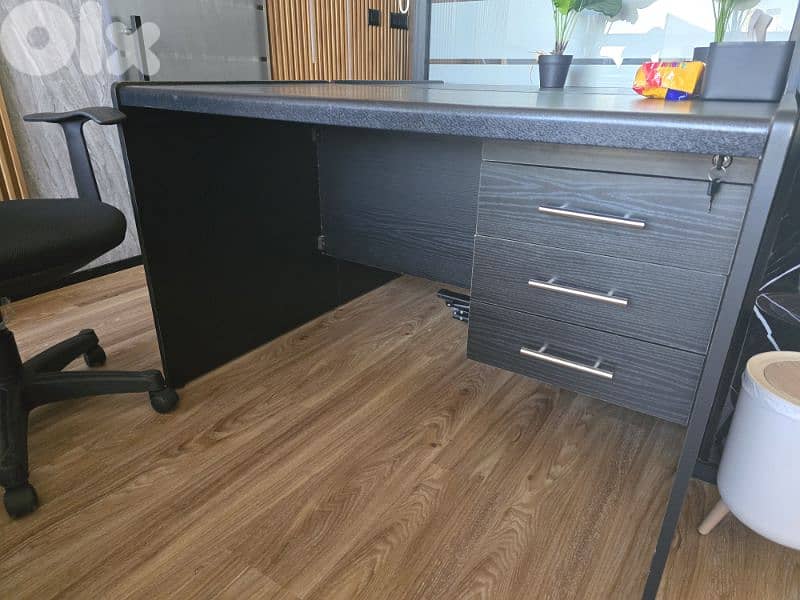 Office Desk 0
