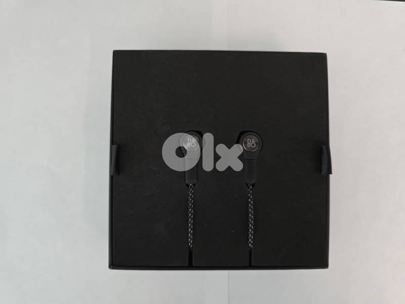 B&O Play H5 Bluetooth Earphones 1