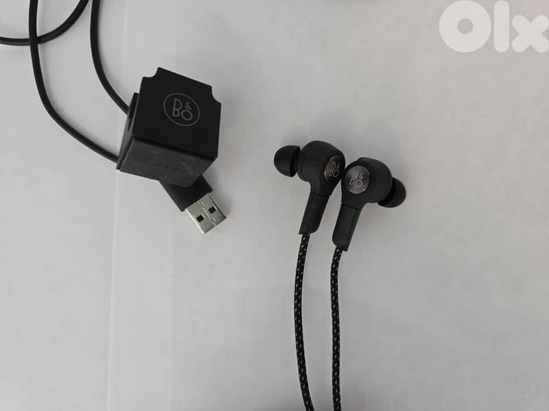 B&O Play H5 Bluetooth Earphones 2