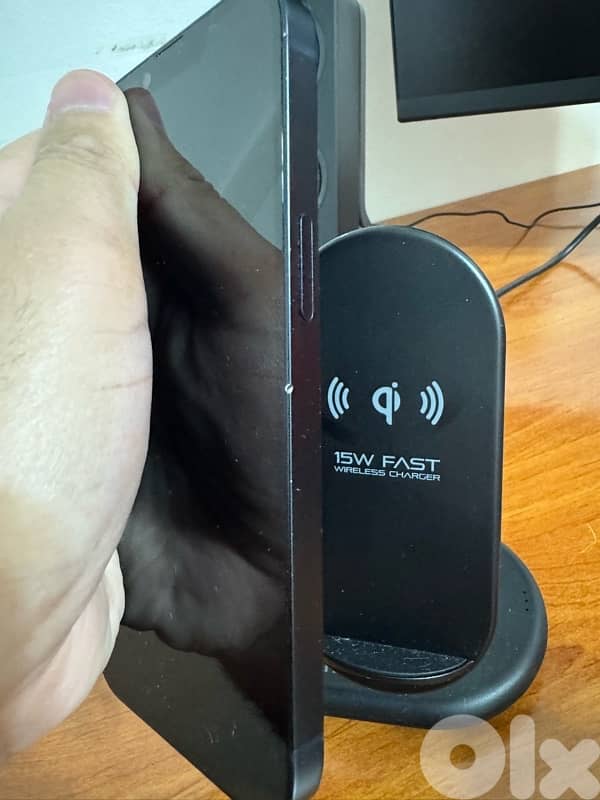 iPhone 14 (128GB) Midnight in great condition. 3