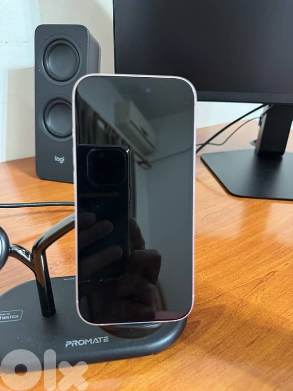 iPhone 15 (128GB) Pink 1