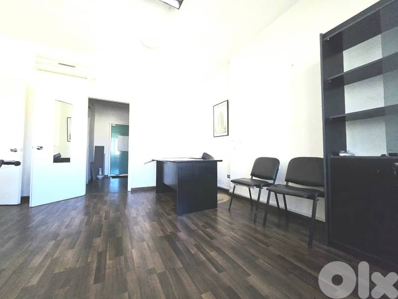 RA25-4476 Office for Rent – Corniche El Mazraa |  60m² $400/Month 0