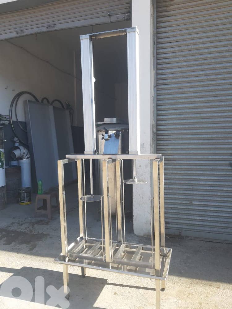 Cheese Press with 20 Aluminum Trays  مكبس جبنة مع 20 صينية ألمنيوم 0