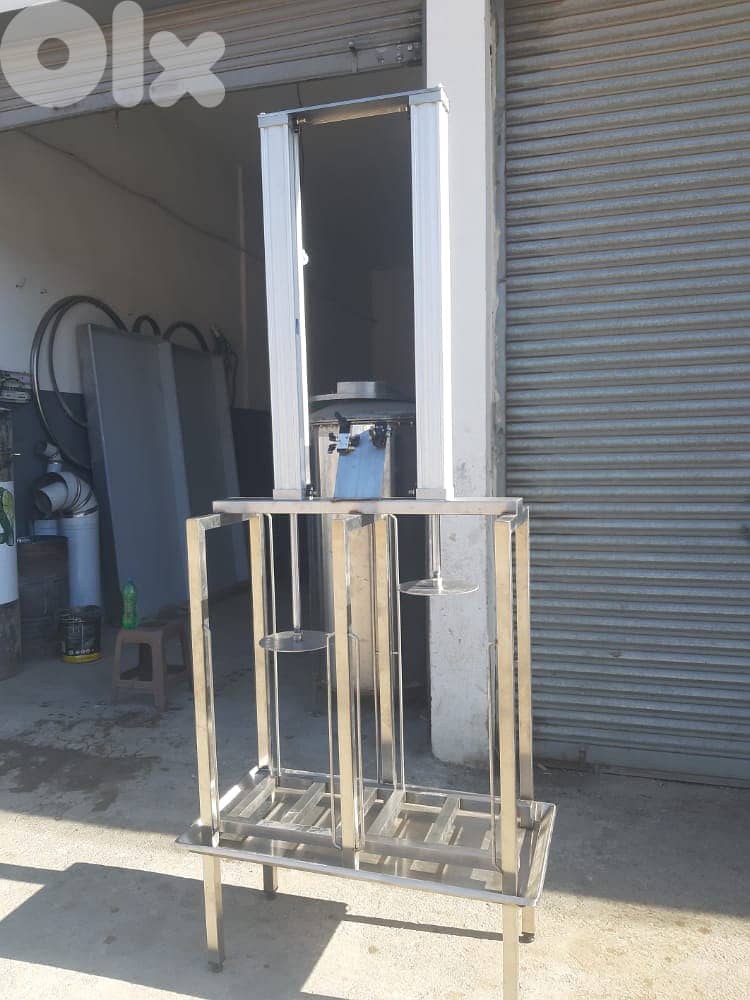 Cheese Press with 20 Aluminum Trays  مكبس جبنة مع 20 صينية ألمنيوم 1