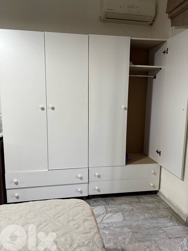 closet wnd sofa bed 2