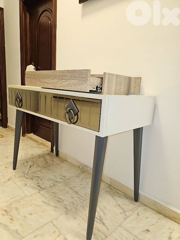 4 items vanity with mirror+white mirror+chair 1