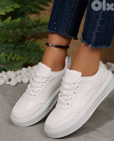 Women's Sneakers ( brand new )
