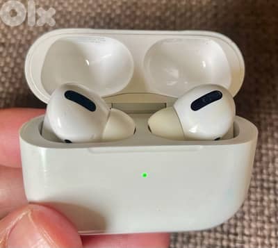 Apple Airpods 2 in excellent condition