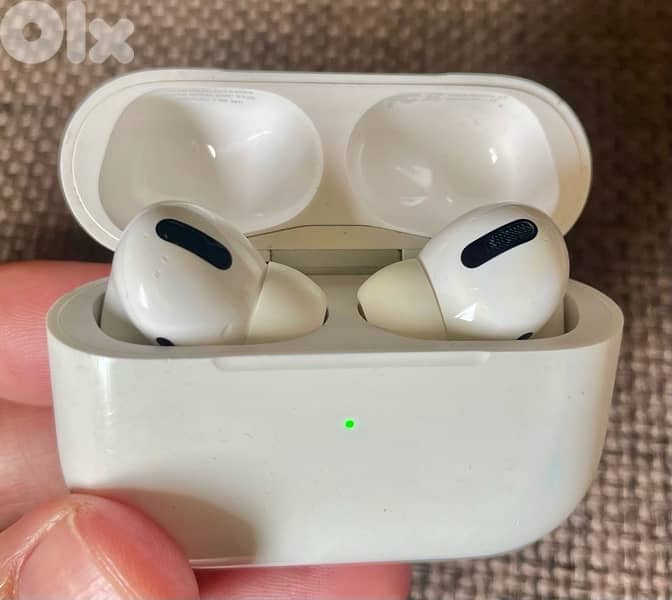 Apple Airpods 2 in excellent condition 0