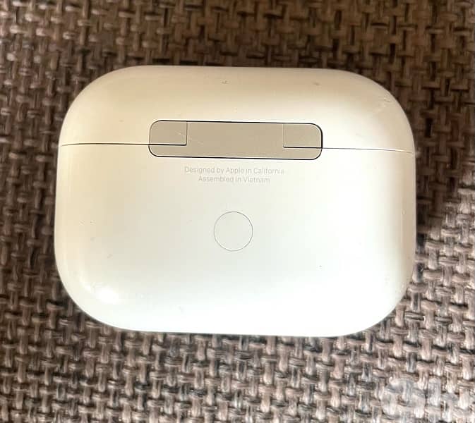 Apple Airpods 2 in excellent condition 1