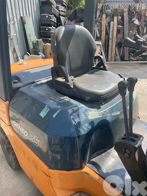 Forklift Toyota 2.5 ton 4