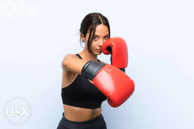 Lady learn how to defend yourself in any situation 2