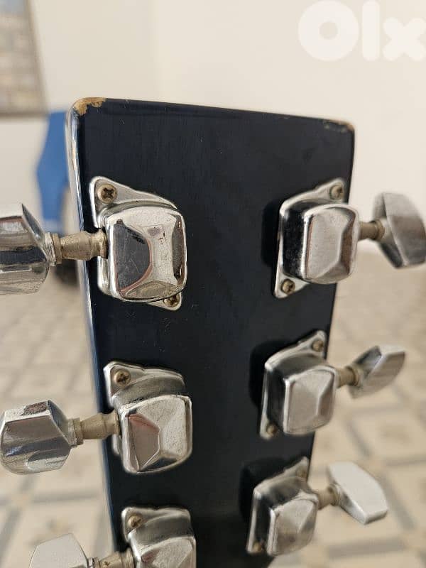 Acoustic Guitar 4