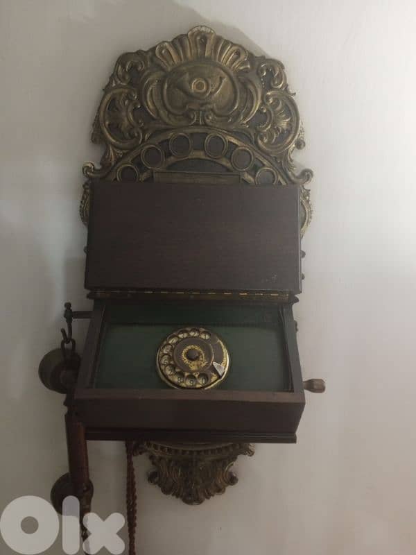 old phone  antique 0