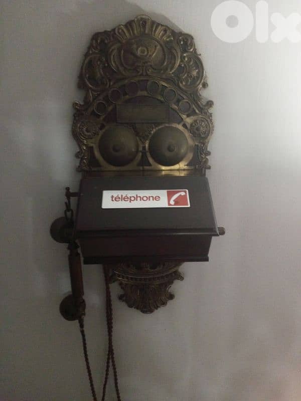 old phone  antique 1