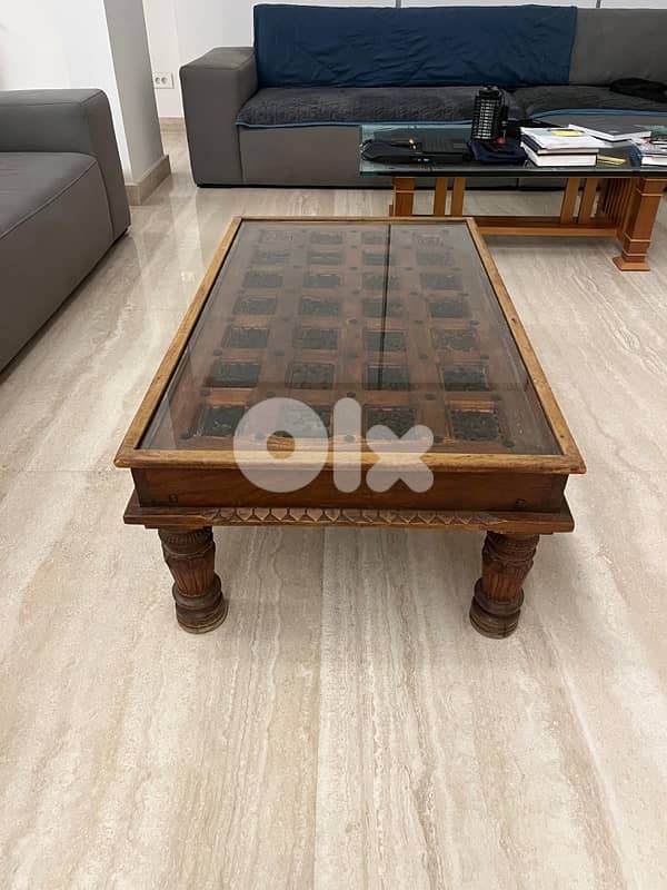 wooden table 0