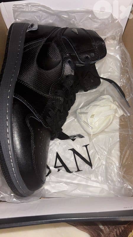 Air Jordan 1 full black 4
