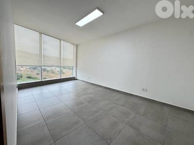 Brand new office for rent in Jdeideh مكتب فخم للايجار في الجديدة