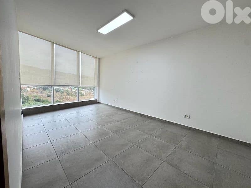 Prestigious 100M office for rent in Jdeide مكتب فخم للايجار في الجديدة 0