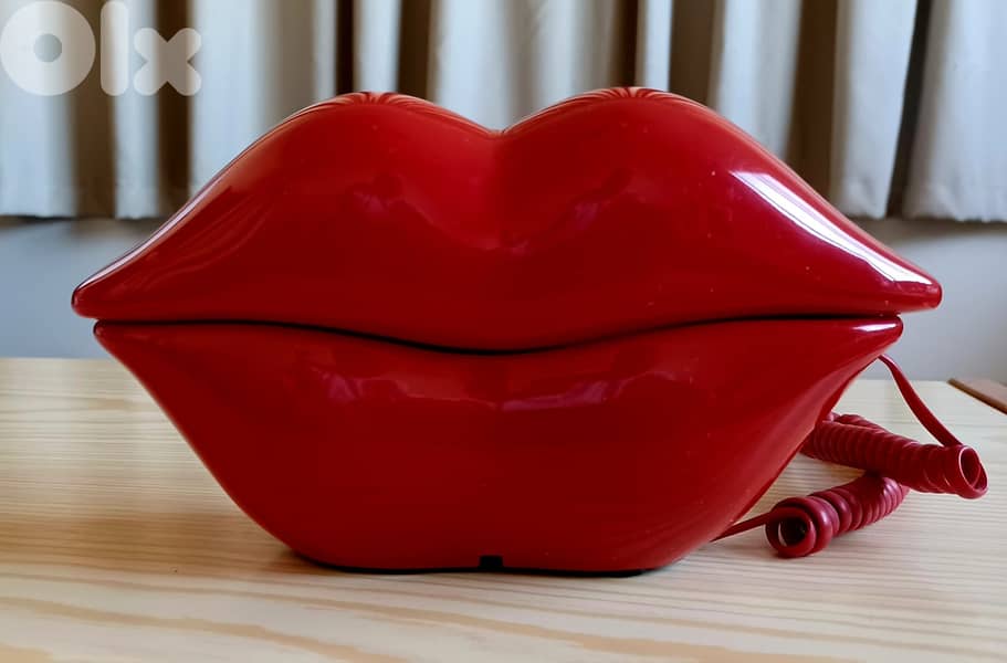 Red Lips Landline Telephone 0