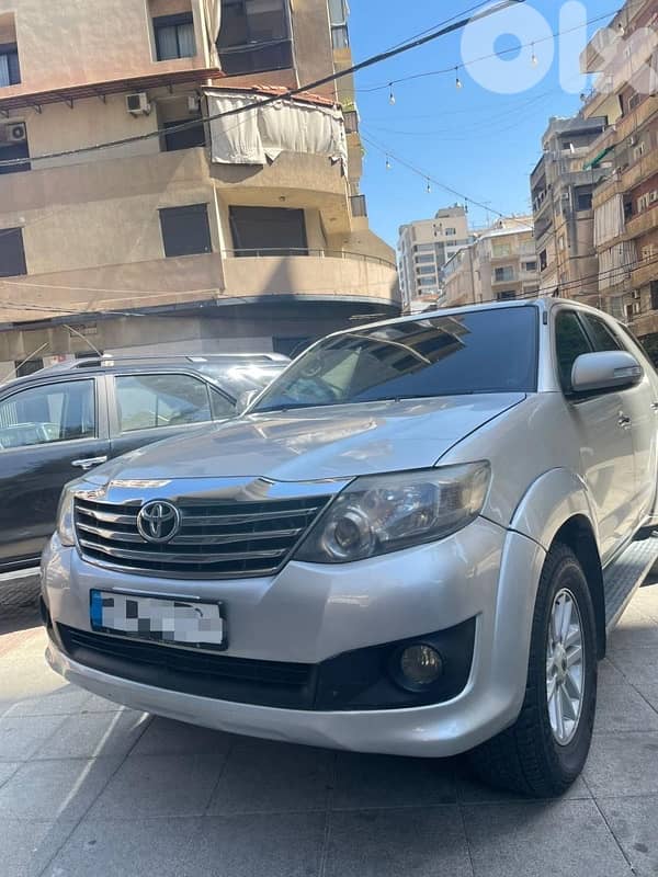 Toyota Fortuner 2012 0