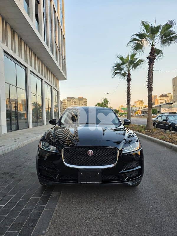 Jaguar F-Pace 2019 V4 black black clean 0