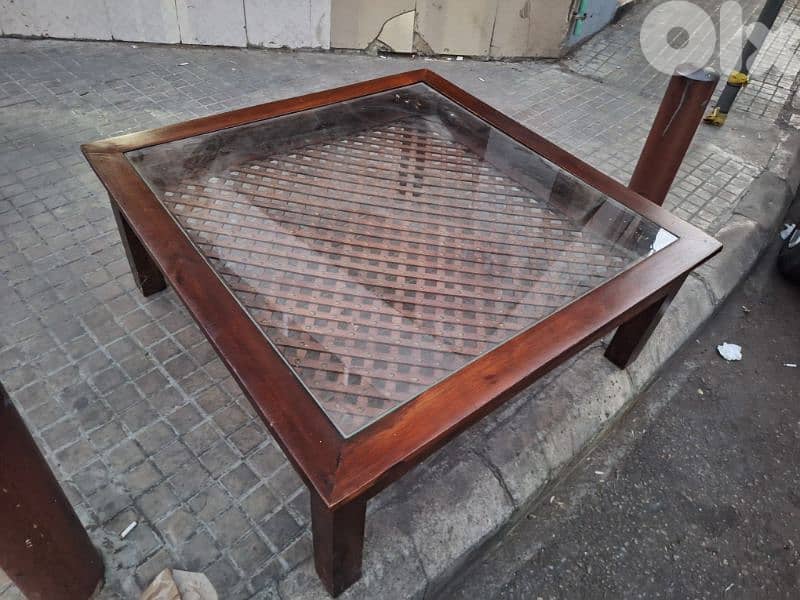 طاولة صالون وسط انتيك خشب قطراني مميزة سعر لقظة 0