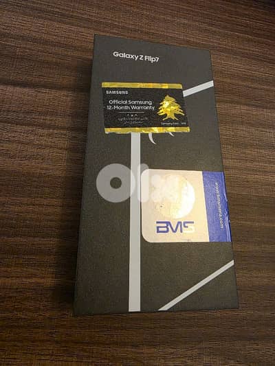 SAMSUNG Z FLIP 7 / 12G RAM/ 256GB/ 2 SIM CARD مدفوع الجمرك كفالة سنة