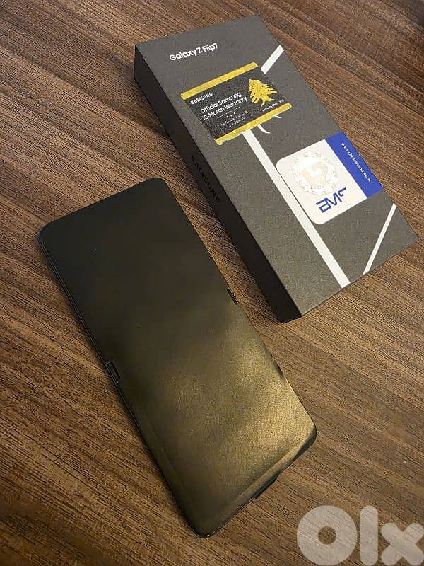 SAMSUNG Z FLIP 7 / 12G RAM/ 256GB/ 2 SIM CARD مدفوع الجمرك كفالة سنة 3