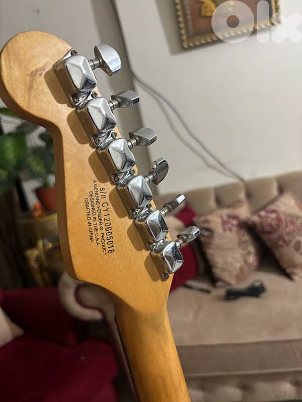 Squier by fender electric guitar 2