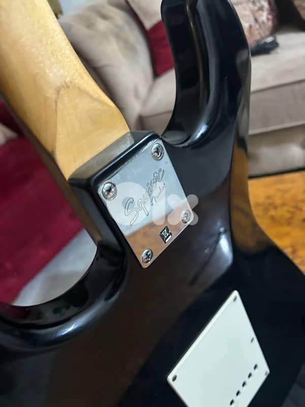 Squier by fender electric guitar 3