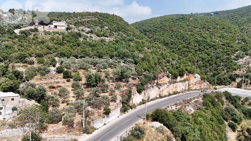 lands for sale in Autostrade Batroun-tannourine أرض للبيع في عورا 8